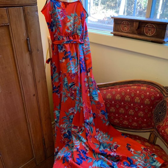 Tristan, Dress, Midi, Size small, Floral red. - Picture 9 of 10